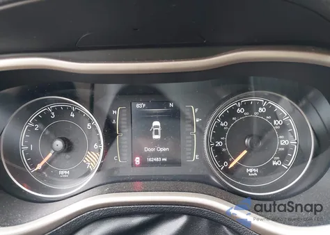 2015 Jeep Cherokee Latitude z USA, uszkodzony, nr VIN 1C4PJMCB0FW515554